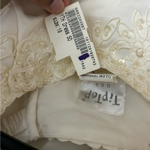 Girls formal dress - Picture 3 of 3